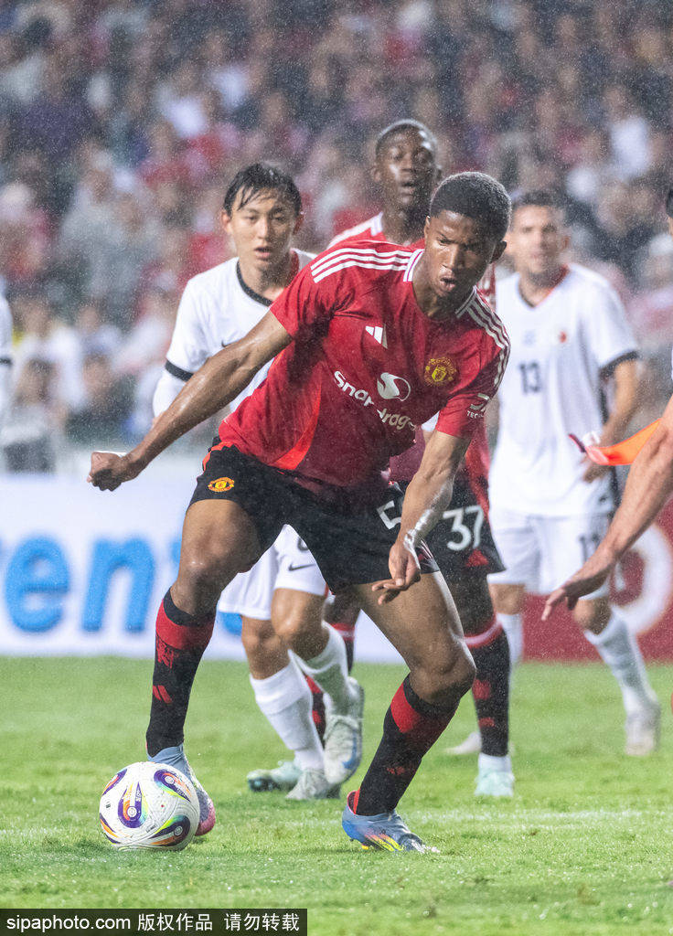 曼联夏季转会大戏：埃基提克成新目标，阿森纳竞争激烈！